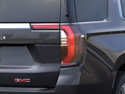 New 2026 GMC Yukon Denali w/ Denali Reserve Package AWD/4WD image 11