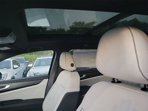 New 2026 Volkswagen Atlas Cross Sport SEL Premium R-Line image 8