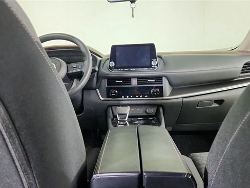 Certified 2023 Nissan Rogue SV image 19