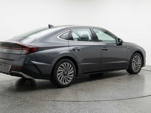 Used 2025 Hyundai Sonata SEL FWD image 9