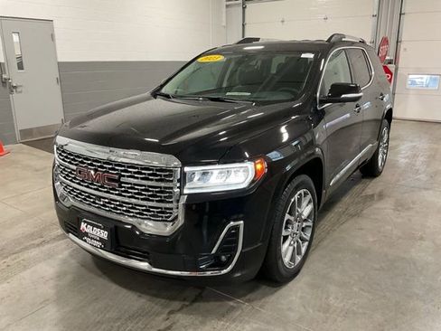 Used 2023 GMC Acadia Denali image 3