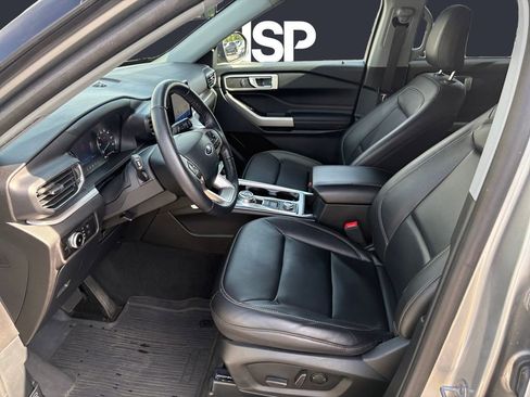 Used 2022 Ford Explorer XLT w/ Equipment Group 202A AWD/4WD image 9