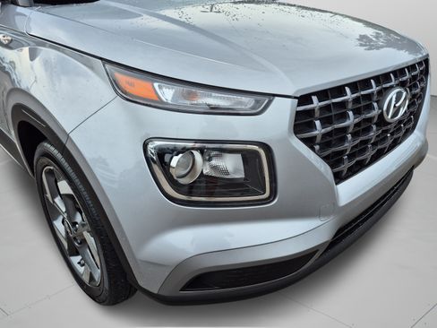 Used 2025 Hyundai Venue SEL FWD image 60