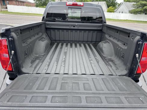 Used 2017 Chevrolet Colorado Z71 AWD/4WD image 23