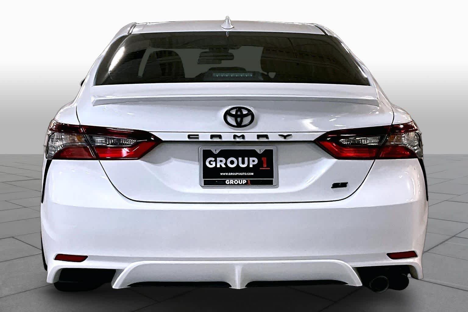 Used 2023 Toyota Camry SE FWD image 5