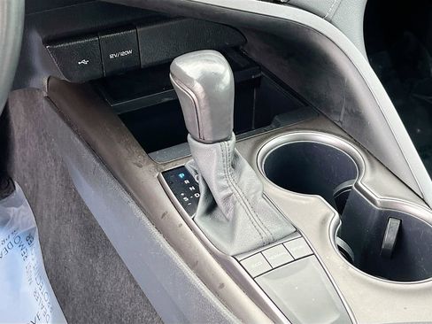 Used 2024 Toyota Camry SE image 16