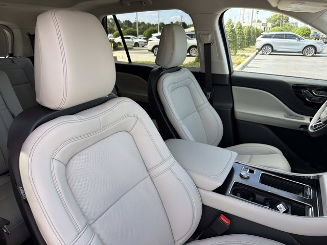 New 2027 Lincoln Aviator Reserve w/ Jet Appearance Package RWD image 18