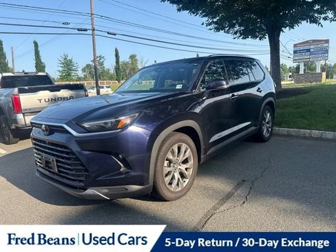 Used 2024 Toyota Grand Highlander AWD Hybrid image 18