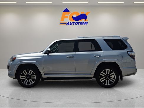 Used 2024 Toyota 4Runner Limited AWD/4WD image 2