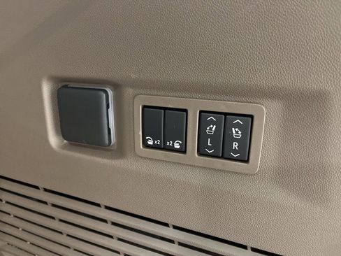 New 2026 GMC Yukon Denali w/ Sun & Power Step Package image 26