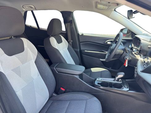 Used 2024 Chevrolet Trax LS w/ Driver Confidence Package FWD image 15