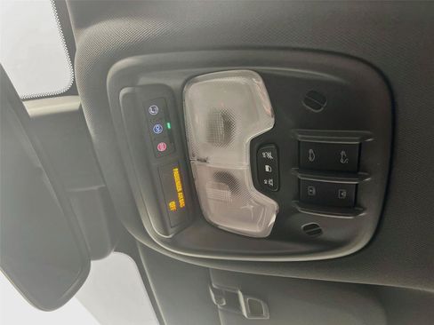 Used 2024 Chevrolet TrailBlazer RS w/ Convenience Package AWD/4WD image 14
