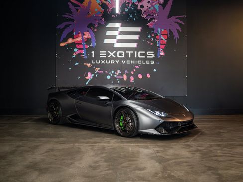 Used 2017 Lamborghini Huracan LP 580-2 RWD image 4