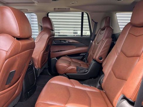 Used 2018 Cadillac Escalade Premium Luxury AWD/4WD image 15