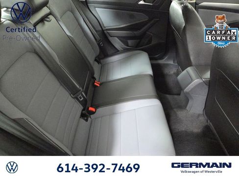 Certified 2025 Volkswagen Jetta SE w/ Sunroof Package FWD image 19