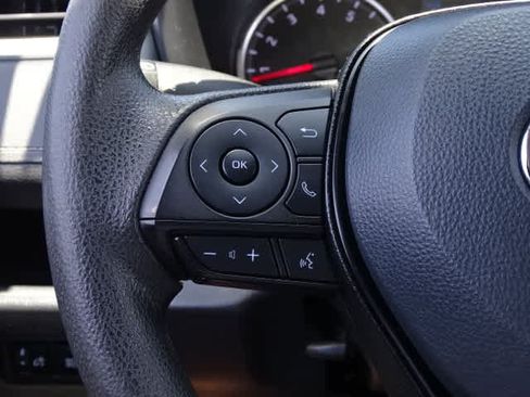 Used 2022 Toyota RAV4 LE AWD/4WD image 36