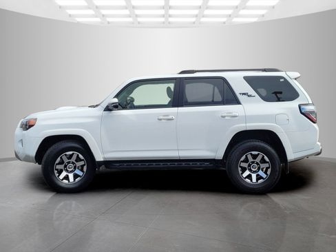 Used 2024 Toyota 4Runner TRD Off-Road Premium image 7