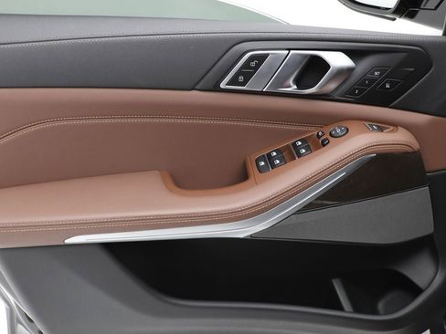 Used 2022 BMW X5 M50i w/ Executive Package image 18