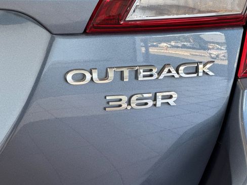 Used 2017 Subaru Outback 3.6R Limited AWD/4WD image 28