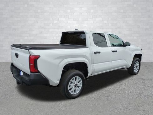 Used 2024 Toyota Tacoma SR image 4