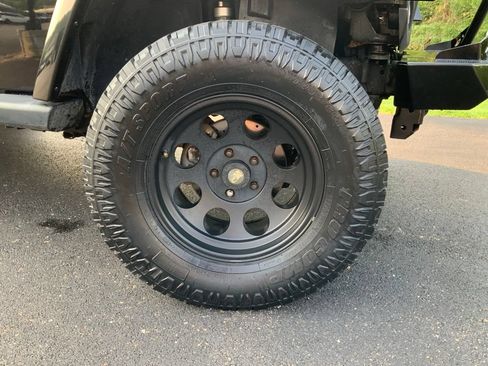 Used 2015 Jeep Wrangler Unlimited Sahara w/ Connectivity Group AWD/4WD image 24