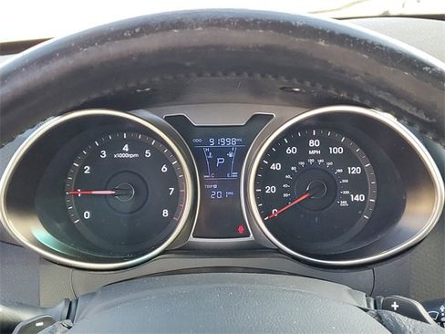 Used 2013 Hyundai Veloster w/ Tech Pkg image 19