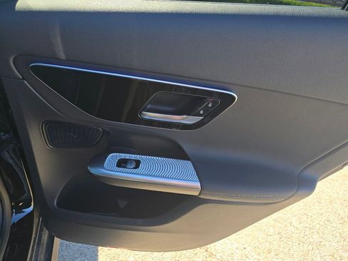 Used 2026 Mercedes-Benz GLC 300 4MATIC image 23