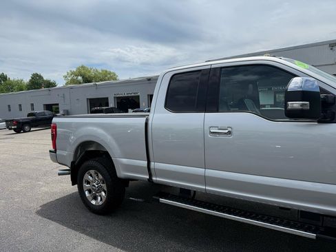 Used 2018 Ford F250 Lariat w/ Chrome Package AWD/4WD image 19