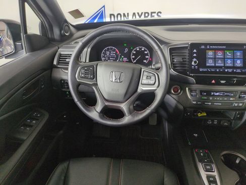 Used 2025 Honda Ridgeline TrailSport image 13