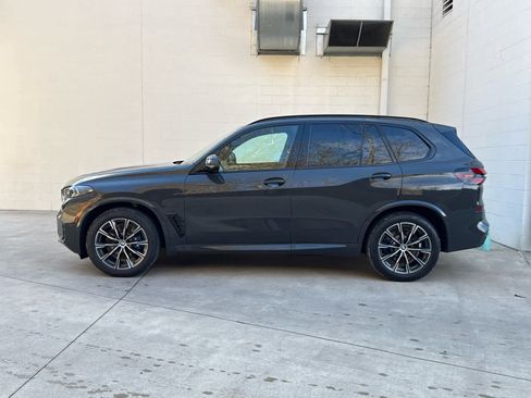 New 2026 BMW X5 xDrive50e w/ M Sport Package image 5