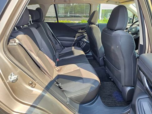 Used 2024 Subaru Outback Premium AWD/4WD image 12