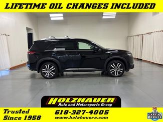 Used 2025 Nissan Pathfinder Platinum w/ Cargo Package FWD video 1