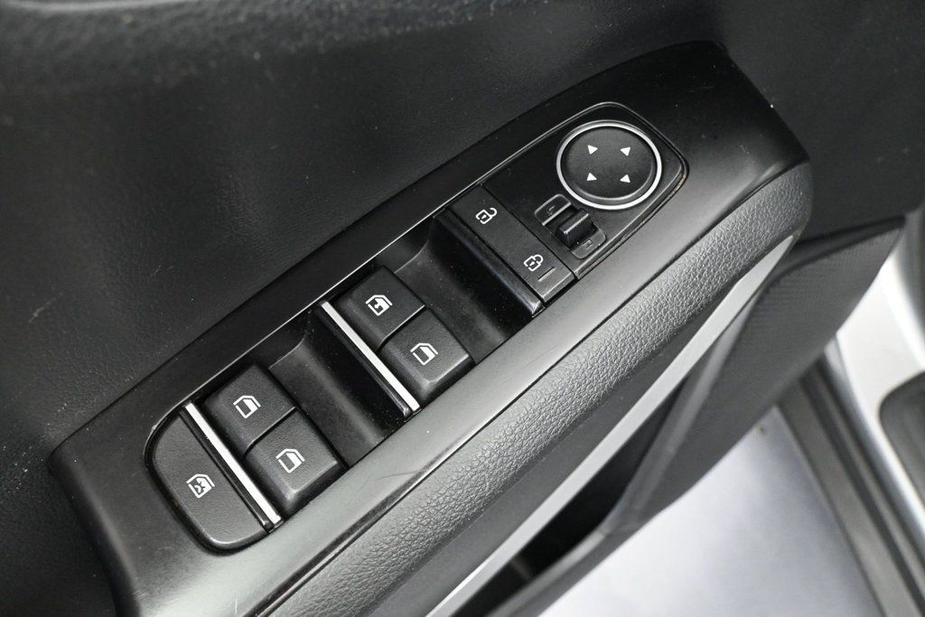Used 2023 Kia Soul LX w/ LX Technology Package FWD image 15