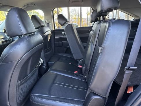 Used 2024 Kia Sorento S FWD image 16