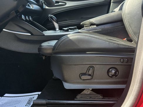 Used 2018 Alfa Romeo Stelvio Ti Sport image 12