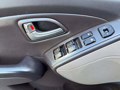 Used 2011 Hyundai Tucson GLS AWD/4WD image 9