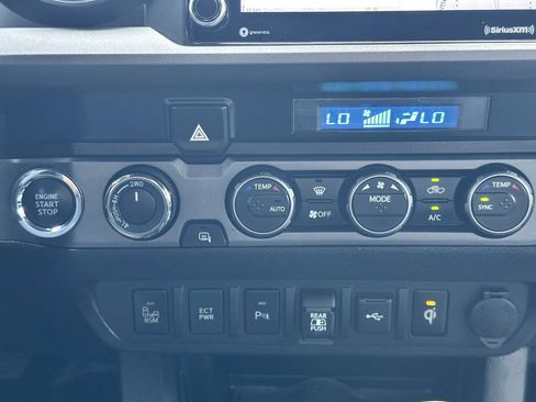 Used 2021 Toyota Tacoma TRD Sport w/ Technology Package AWD/4WD image 32