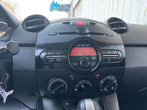 Used 2013 MAZDA MAZDA2 Touring image 27
