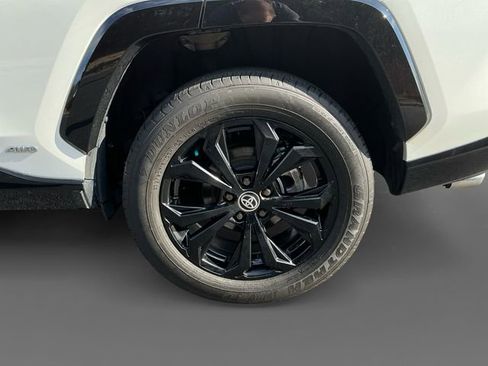 Used 2024 Toyota RAV4 SE AWD/4WD image 16
