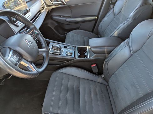 Used 2024 Mitsubishi Outlander SE image 31