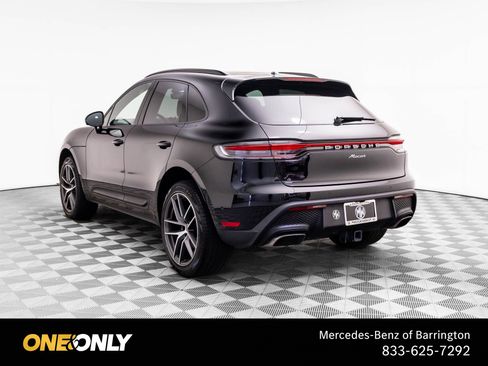 Used 2024 Porsche Macan AWD/4WD image 3