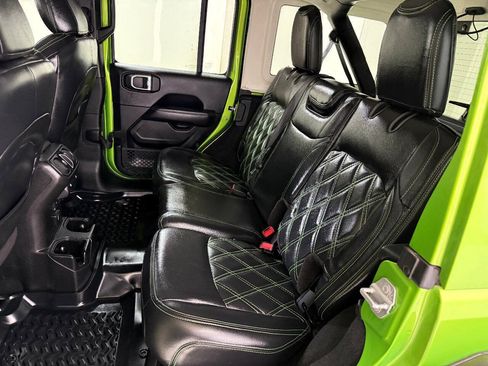 Used 2018 Jeep Wrangler Unlimited Sahara w/ Uconnect 4C Nav & Sound Group AWD/4WD image 28