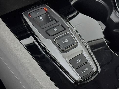 Used 2016 Honda Pilot Touring image 17