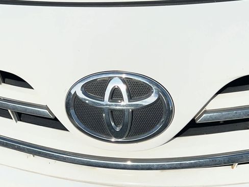Used 2013 Toyota Corolla LE w/ Premium Pkg FWD image 13