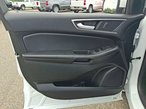 Used 2022 Ford Edge SEL AWD/4WD image 12
