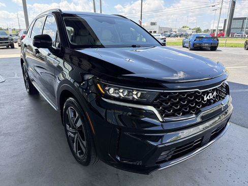Used 2022 Kia Sorento AWD SX Prestige Plug-In Hybrid image 3