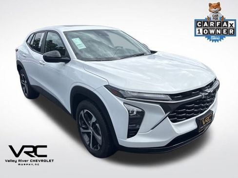 Used 2024 Chevrolet Trax RS w/ Sunroof Package image 1