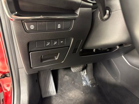 Used 2020 MAZDA MAZDA3 Hatchback w/ Preferred Package image 13