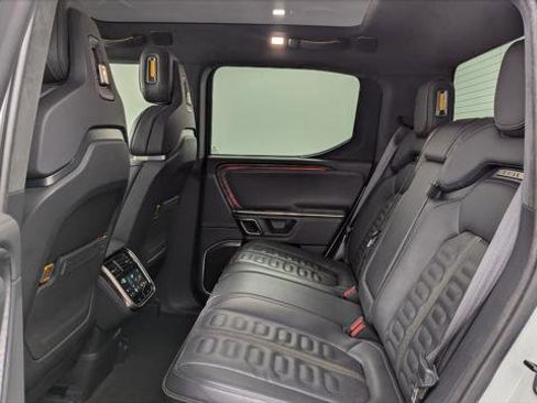 Used 2022 Rivian R1T Launch Edition image 16