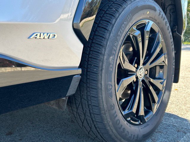 Used 2023 Toyota RAV4 XSE AWD/4WD image 14